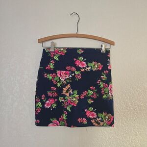 Love Culture Floral Mini Skirt Size Small